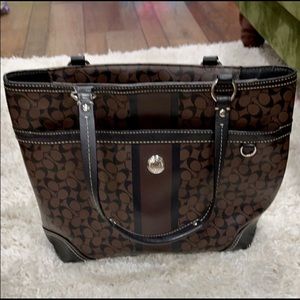 Coach purse, great condition.
